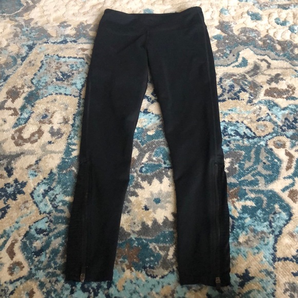 fabletics leggings !! - Picture 4 of 5